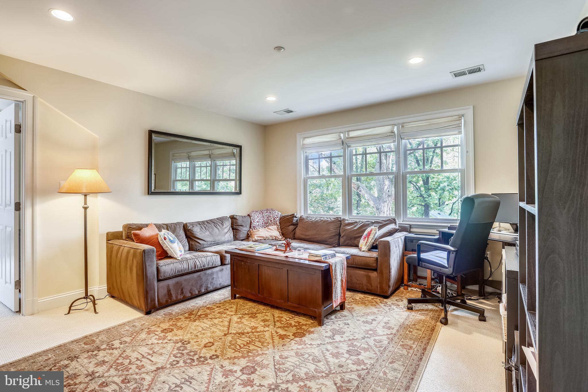 5933 Anniston Road Bethesda, MD 20817 - Photo 36 of 53