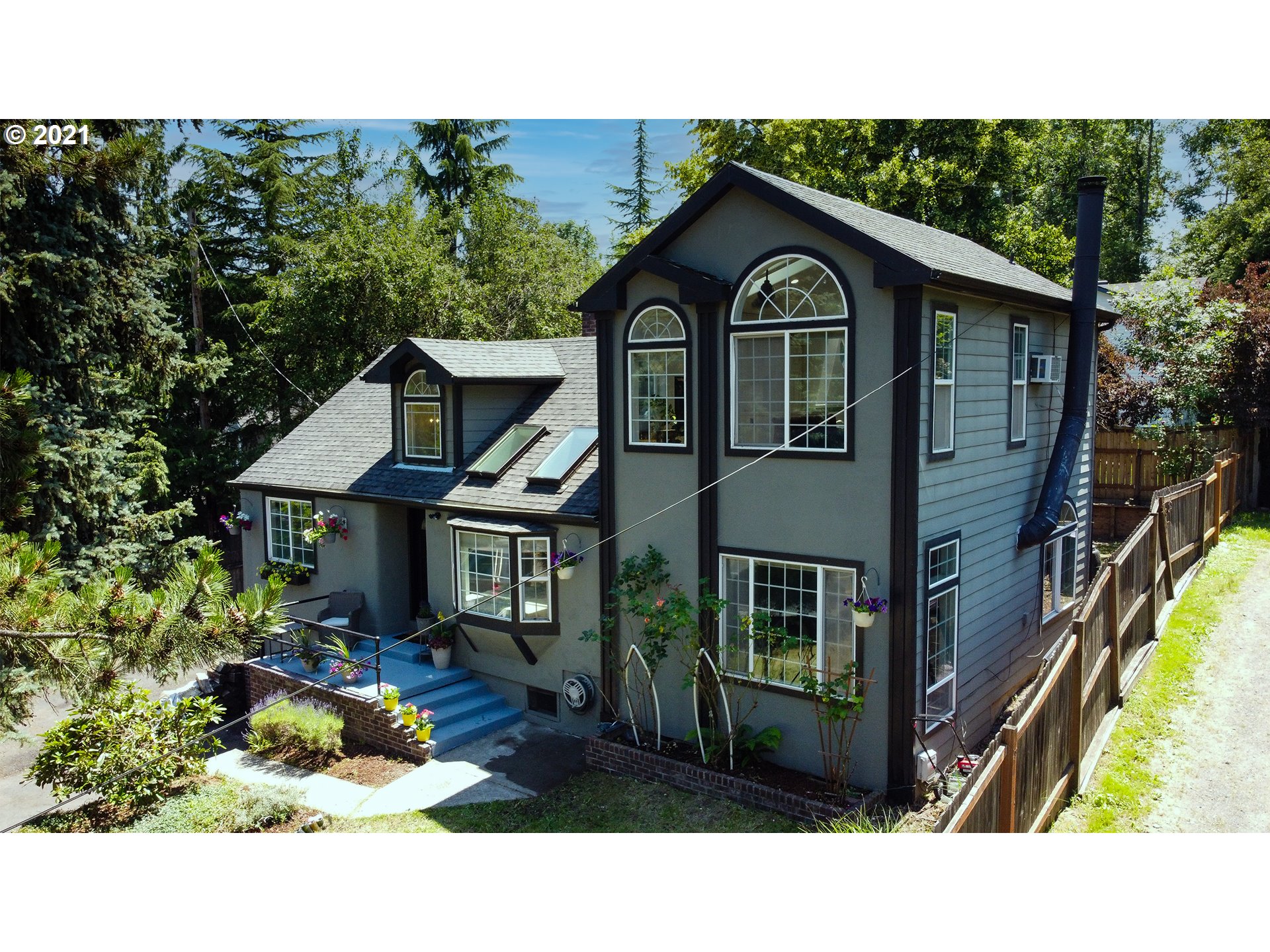4110 Southwest Huber Street Portland, OR 97219 - Photo 1 of 28 Gallery Image 1