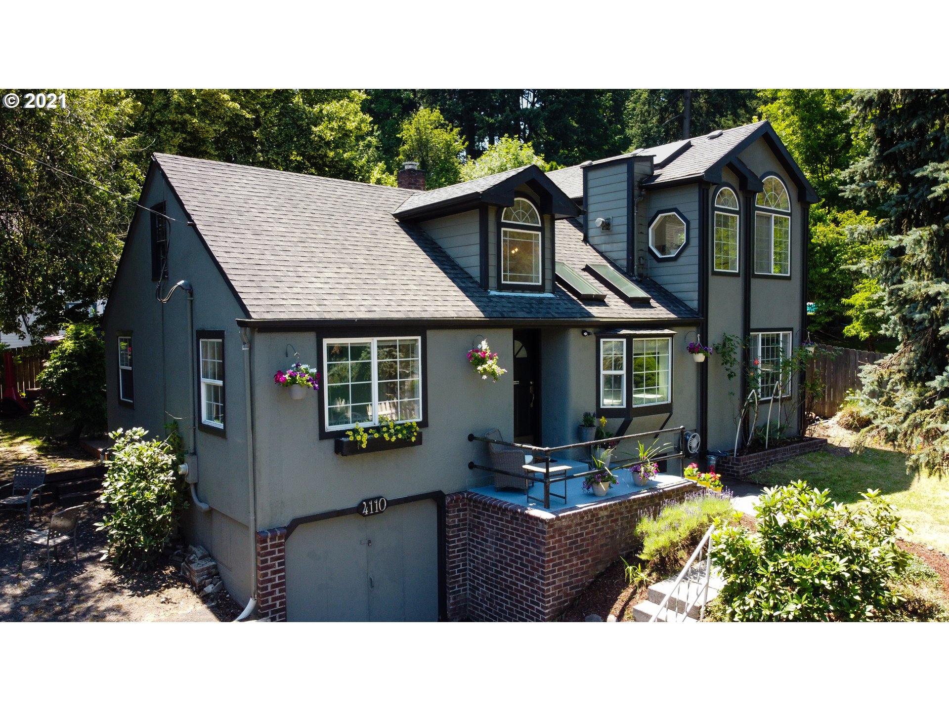 4110 Southwest Huber Street Portland, OR 97219 - Photo 2 of 28 Gallery Image 2
