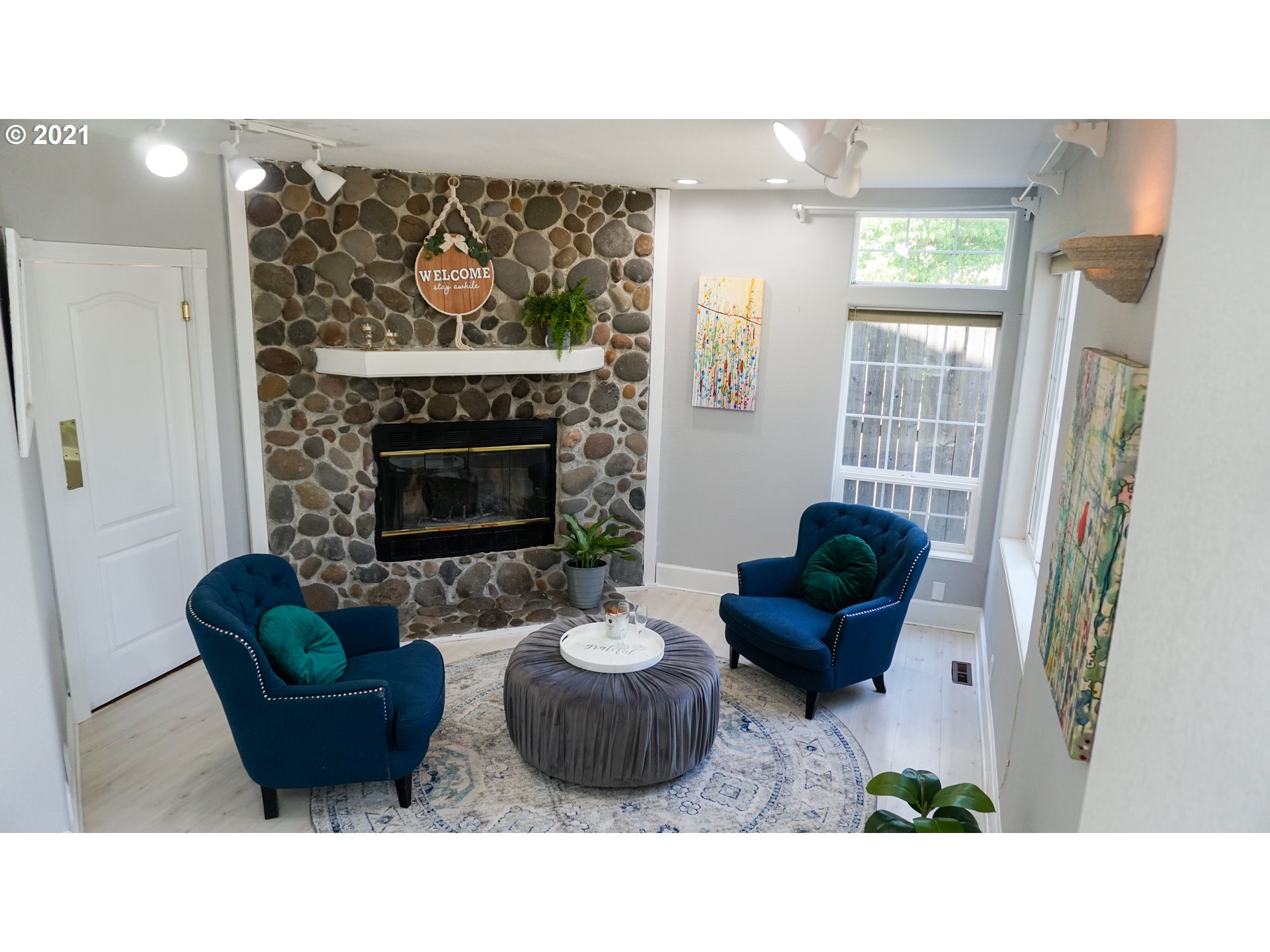 4110 Southwest Huber Street Portland, OR 97219 - Photo 11 of 28 Gallery Image 11