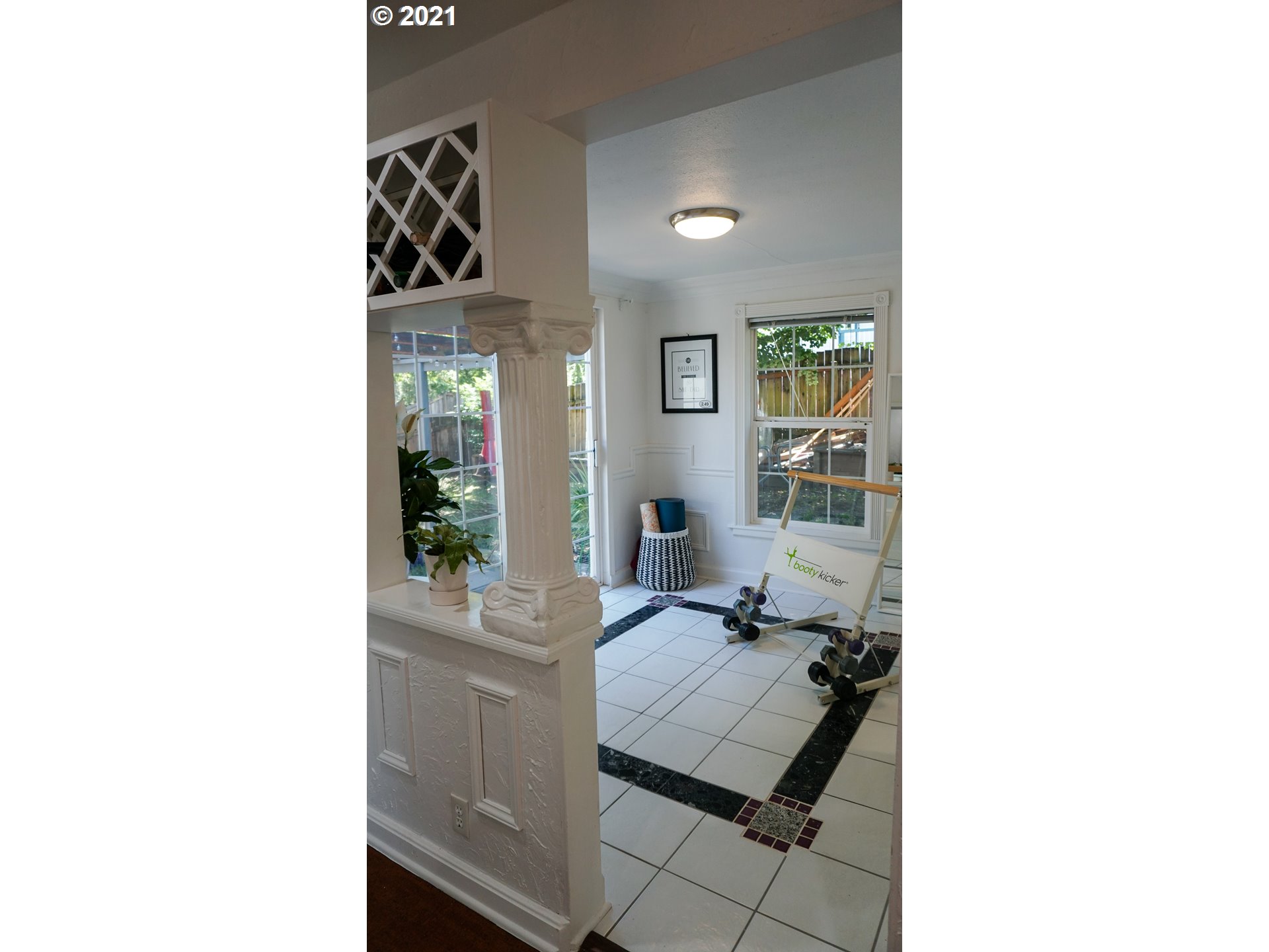 4110 Southwest Huber Street Portland, OR 97219 - Photo 15 of 28 Gallery Image 15