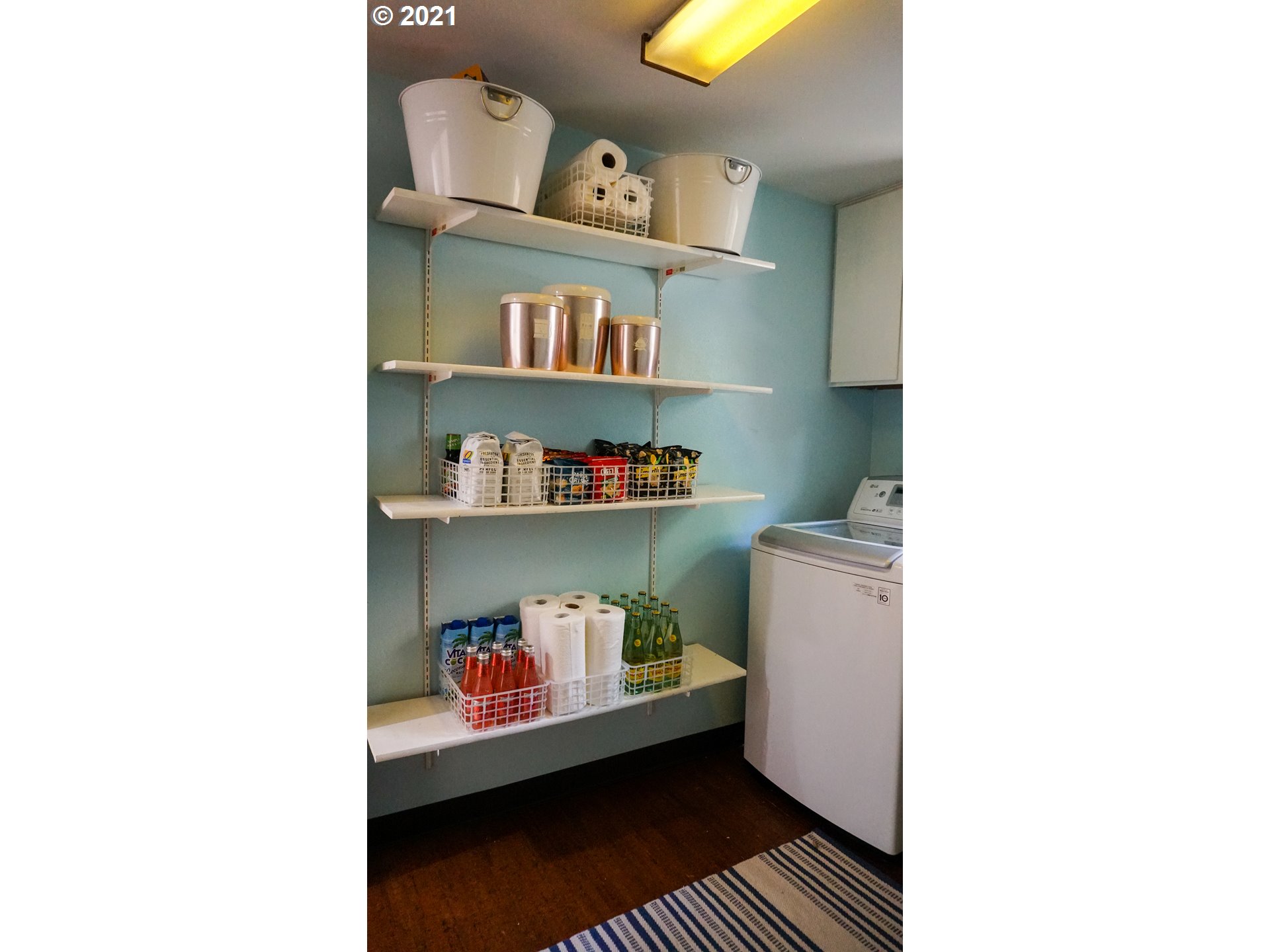 4110 Southwest Huber Street Portland, OR 97219 - Photo 18 of 28 Gallery Image 18