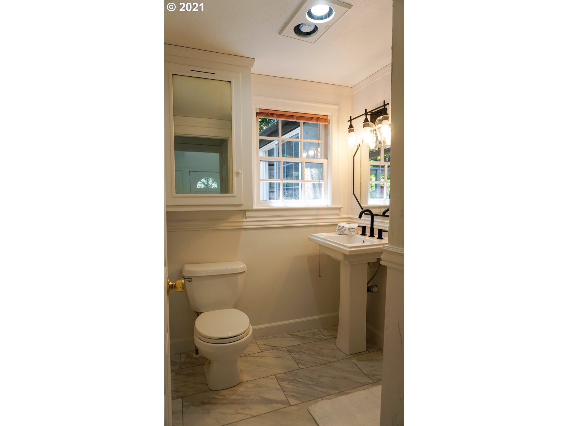 4110 Southwest Huber Street Portland, OR 97219 - Photo 22 of 28 Gallery Image 22