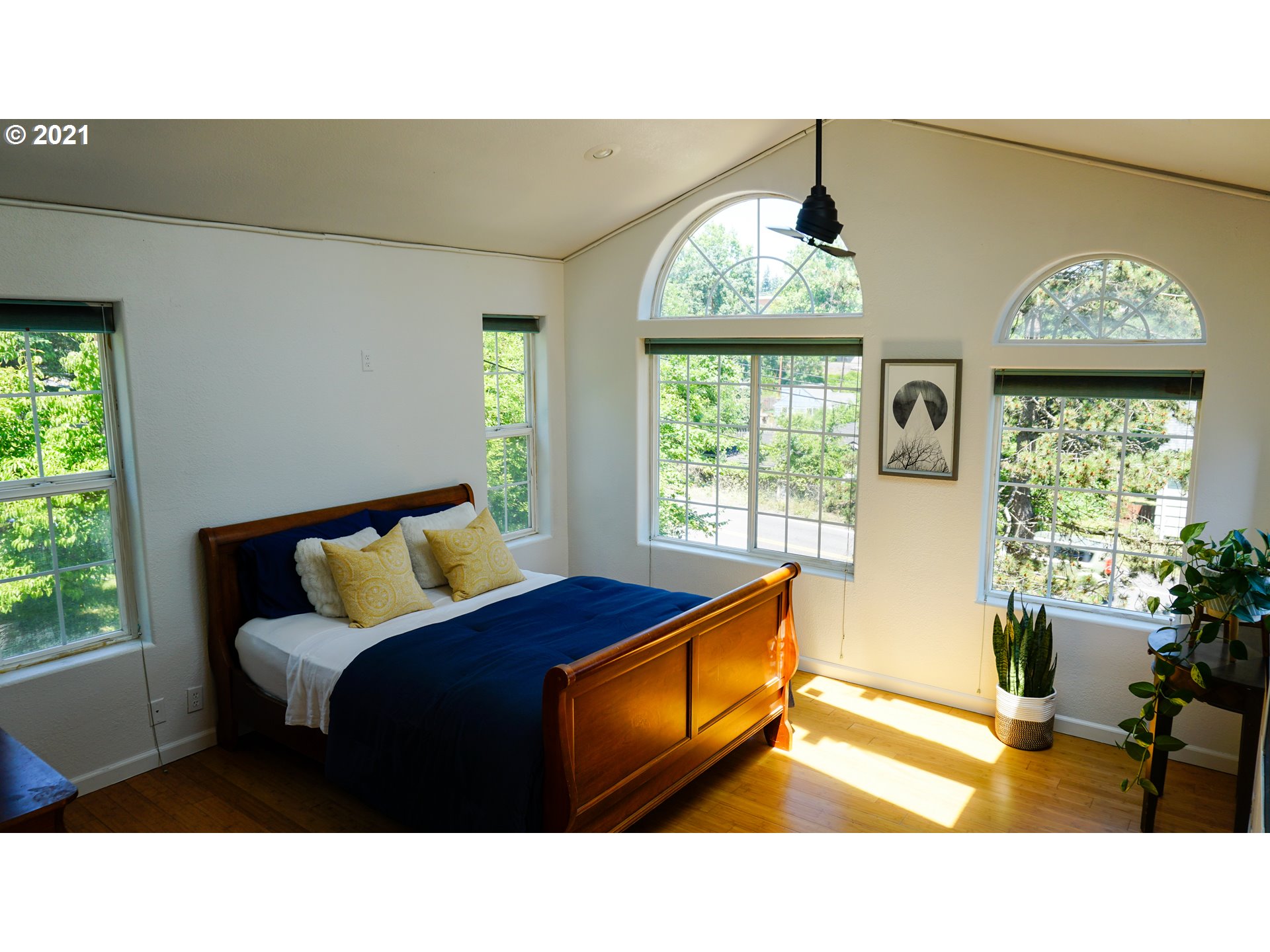 4110 Southwest Huber Street Portland, OR 97219 - Photo 23 of 28 Gallery Image 23
