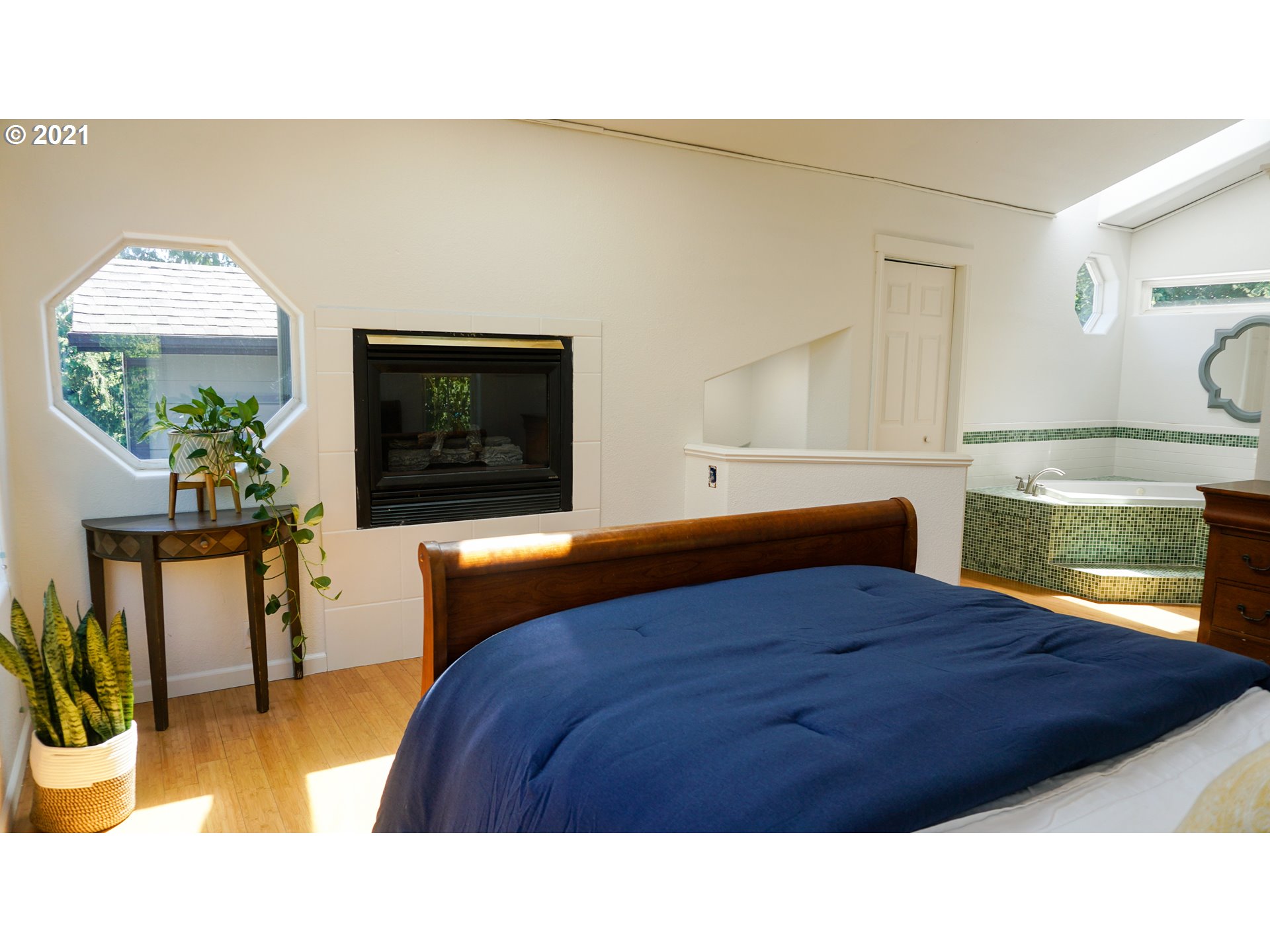 4110 Southwest Huber Street Portland, OR 97219 - Photo 24 of 28 Gallery Image 24