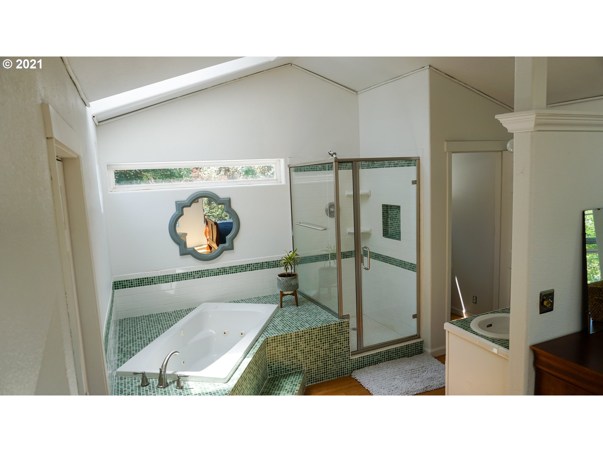 4110 Southwest Huber Street Portland, OR 97219 - Photo 27 of 28 Gallery Image 27