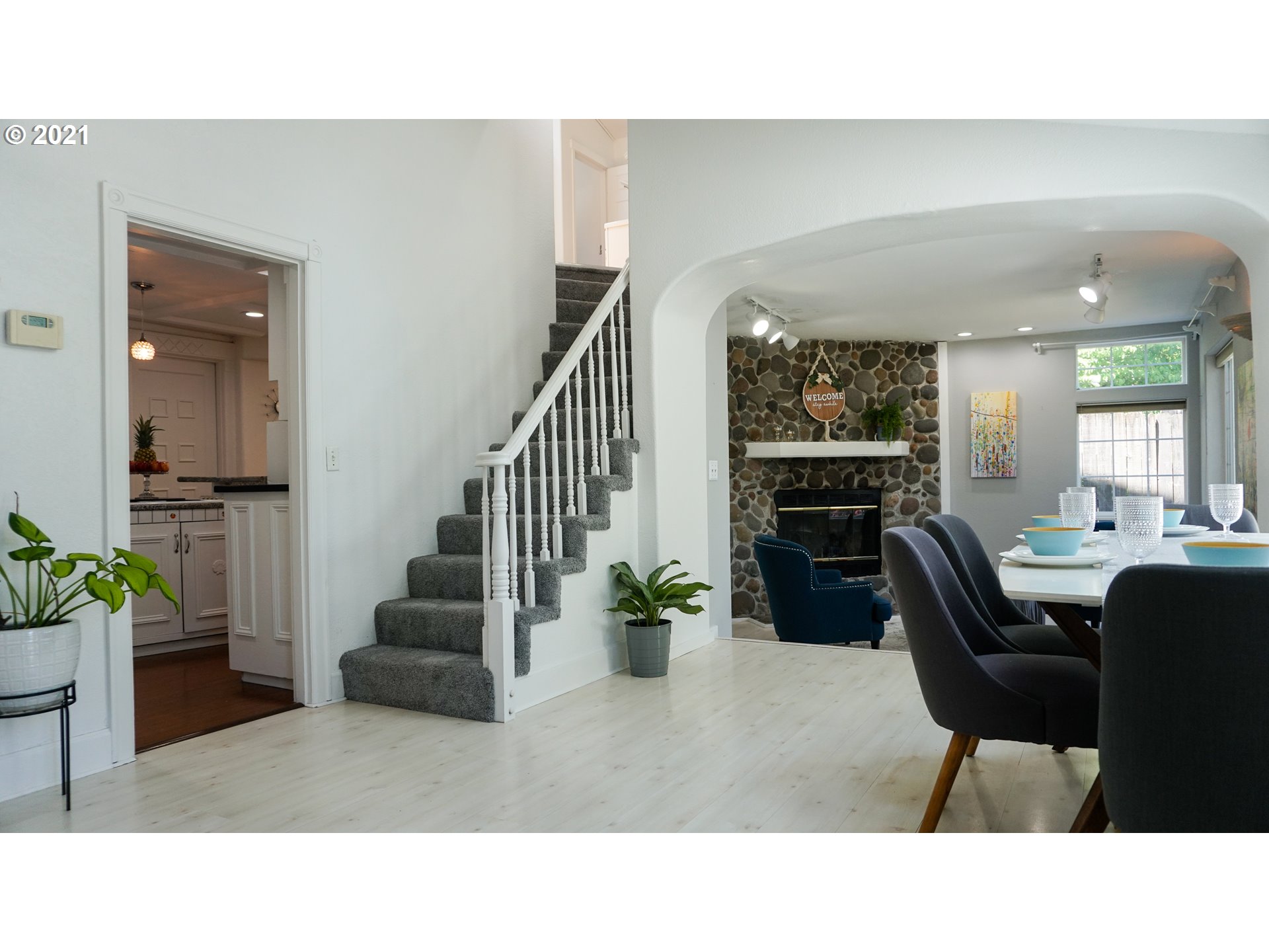 4110 Southwest Huber Street Portland, OR 97219 - Photo 10 of 28 Gallery Image 10