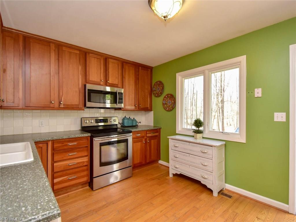1857 Bethany Road Madison, NC 27025 - Photo 8 of 27