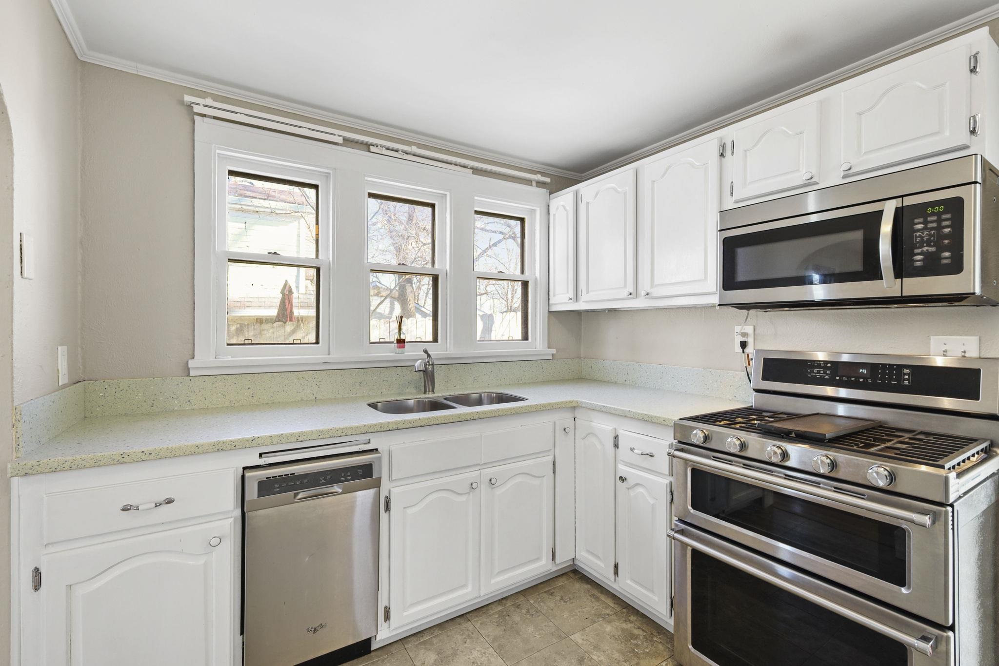 1957 Heath Avenue Madison, WI 53704 - Photo 17 of 40