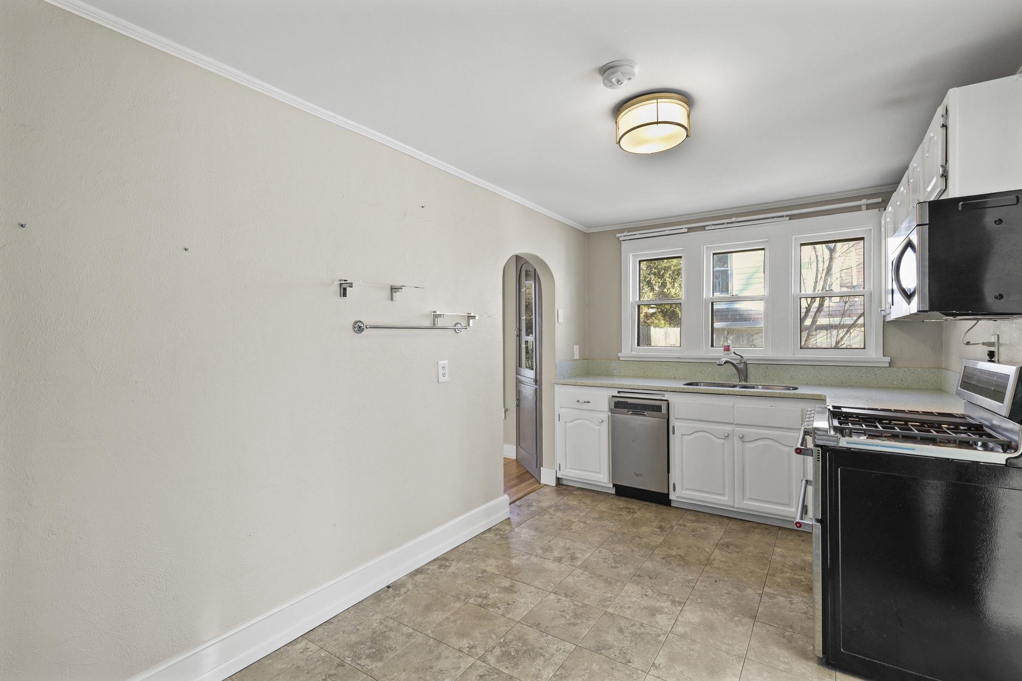 1957 Heath Avenue Madison, WI 53704 - Photo 19 of 40