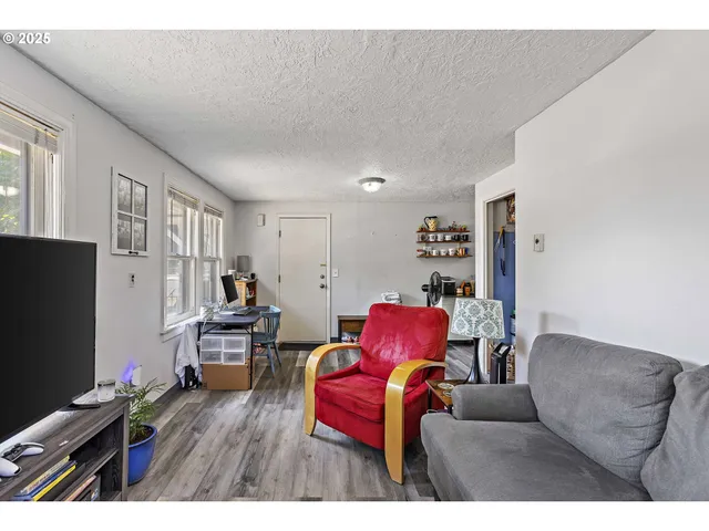 $575,000 | 771 21st Street Southeast, Salem, OR 97301