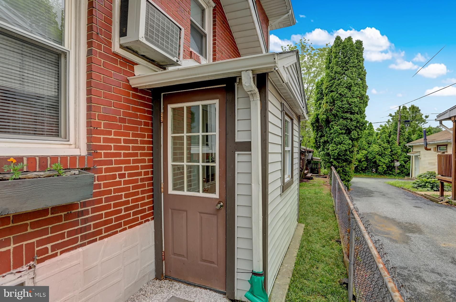 1136 Fern Avenue Reading, PA 19607 - Photo 4 of 30