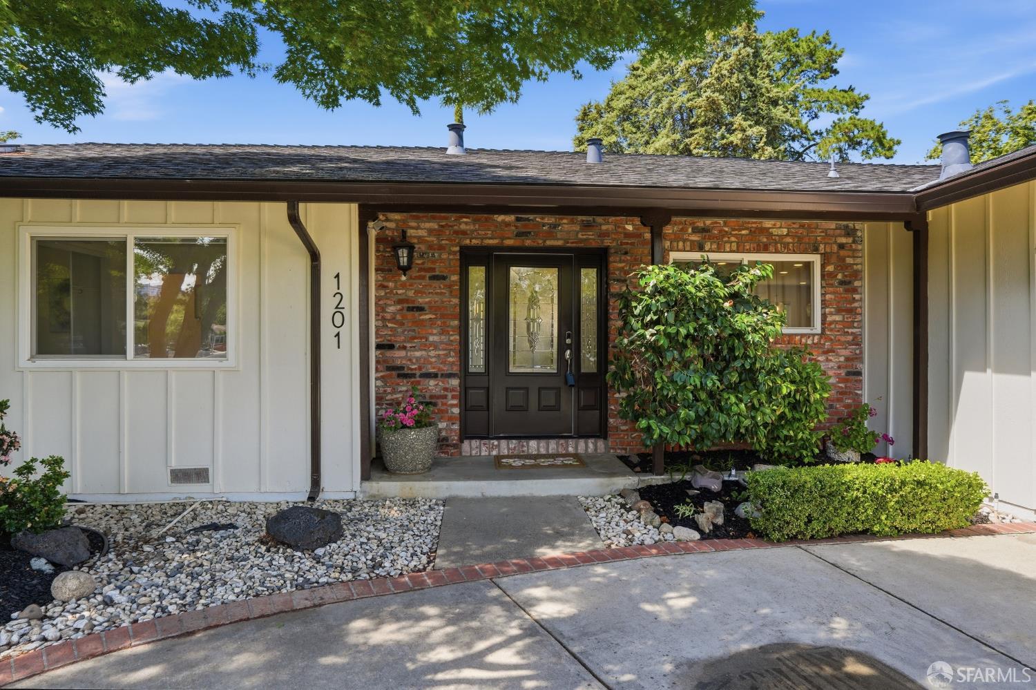 1201 Sheridan Road Concord, CA 94518 - Photo 4 of 52