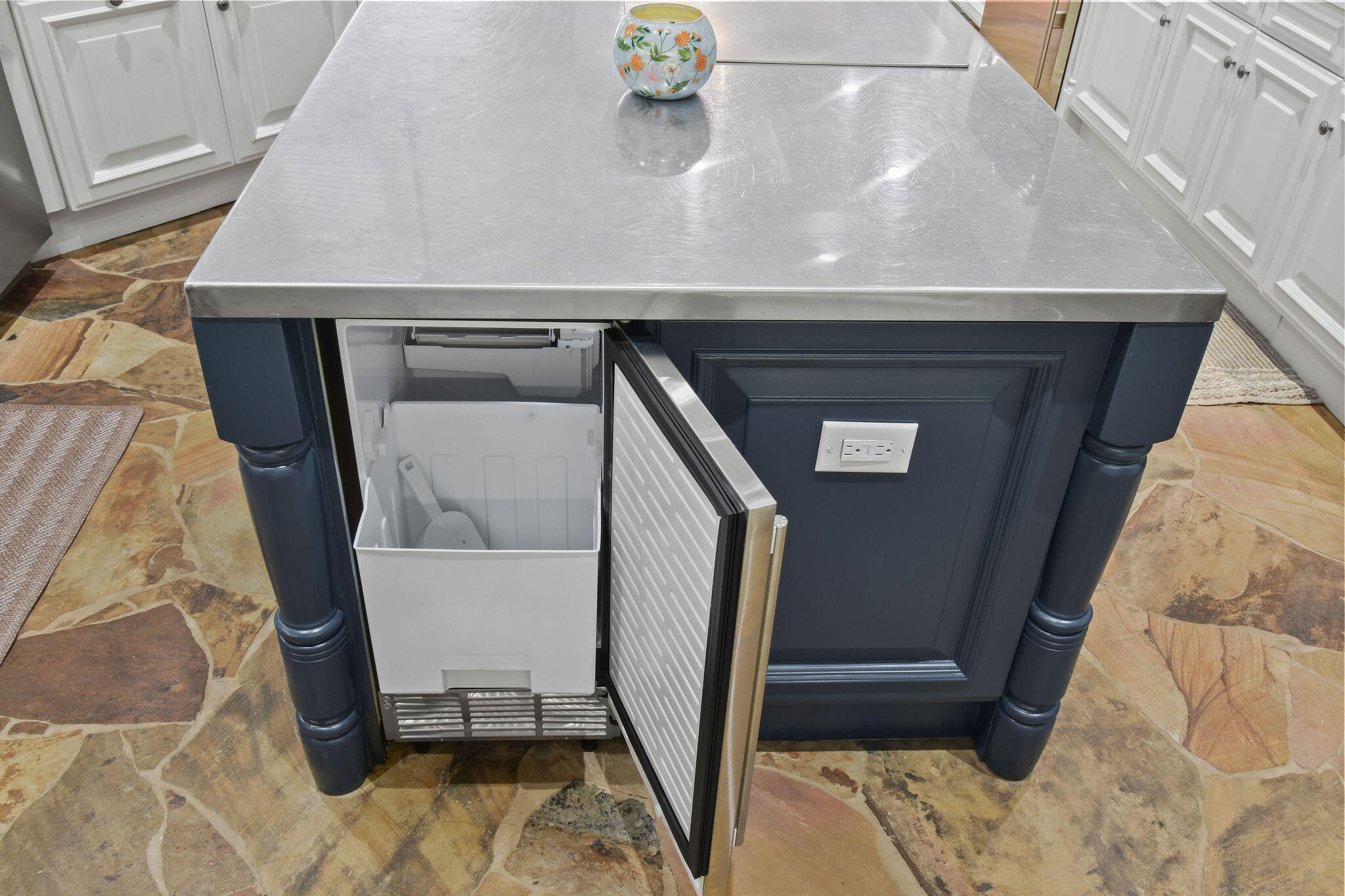 136 Via Catalunha Jupiter, FL 33458 - Photo 26 of 64 Ice Maker