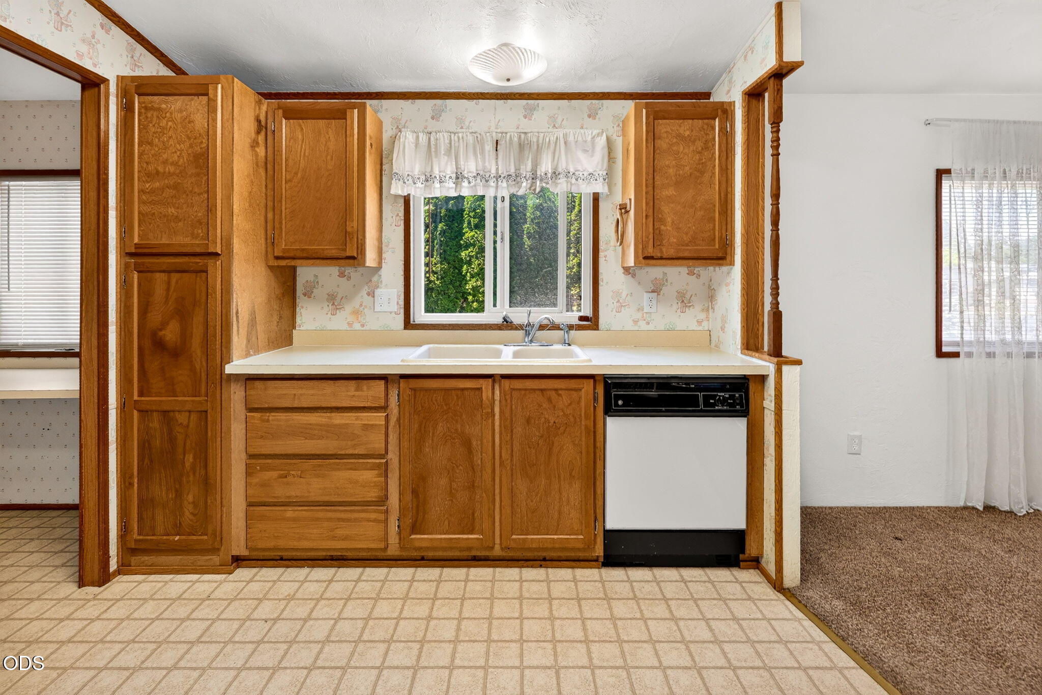 555 Freeman Road Central Point, OR 97502 - Photo 16 of 42