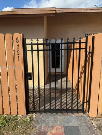 $2,800 | 6751 Northwest 193rd Lane, Unit 6751, Hialeah, FL 33015