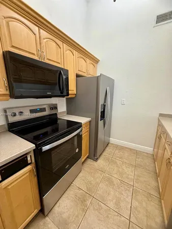 $2,800 | 6751 Northwest 193rd Lane, Unit 6751, Hialeah, FL 33015
