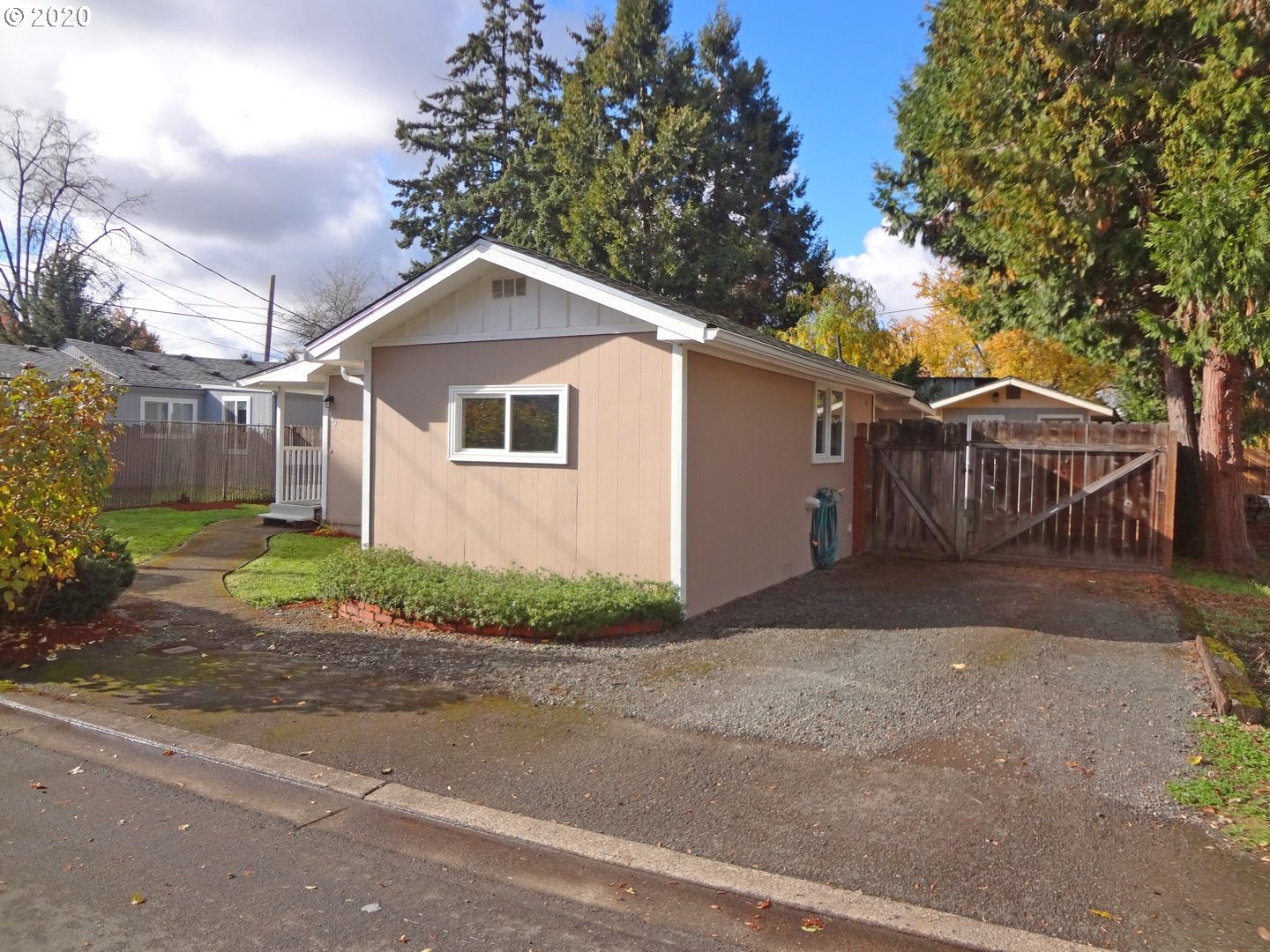 840 25th Place Springfield, OR 97477 - Photo 2 of 29