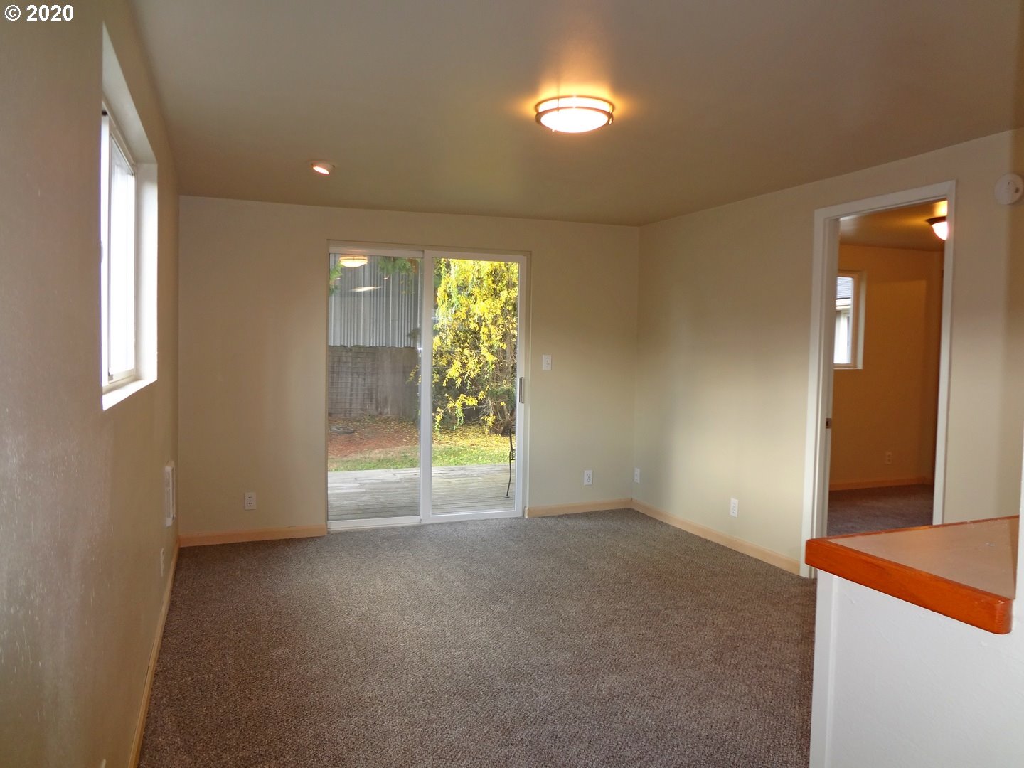840 25th Place Springfield, OR 97477 - Photo 4 of 29