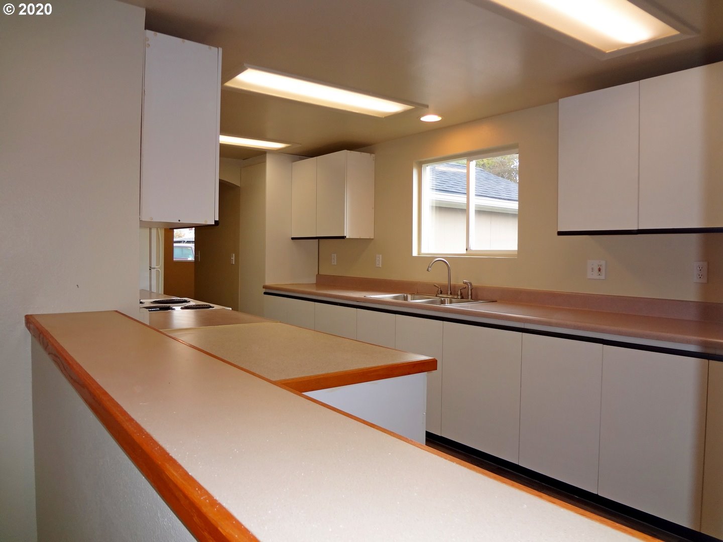 840 25th Place Springfield, OR 97477 - Photo 6 of 29