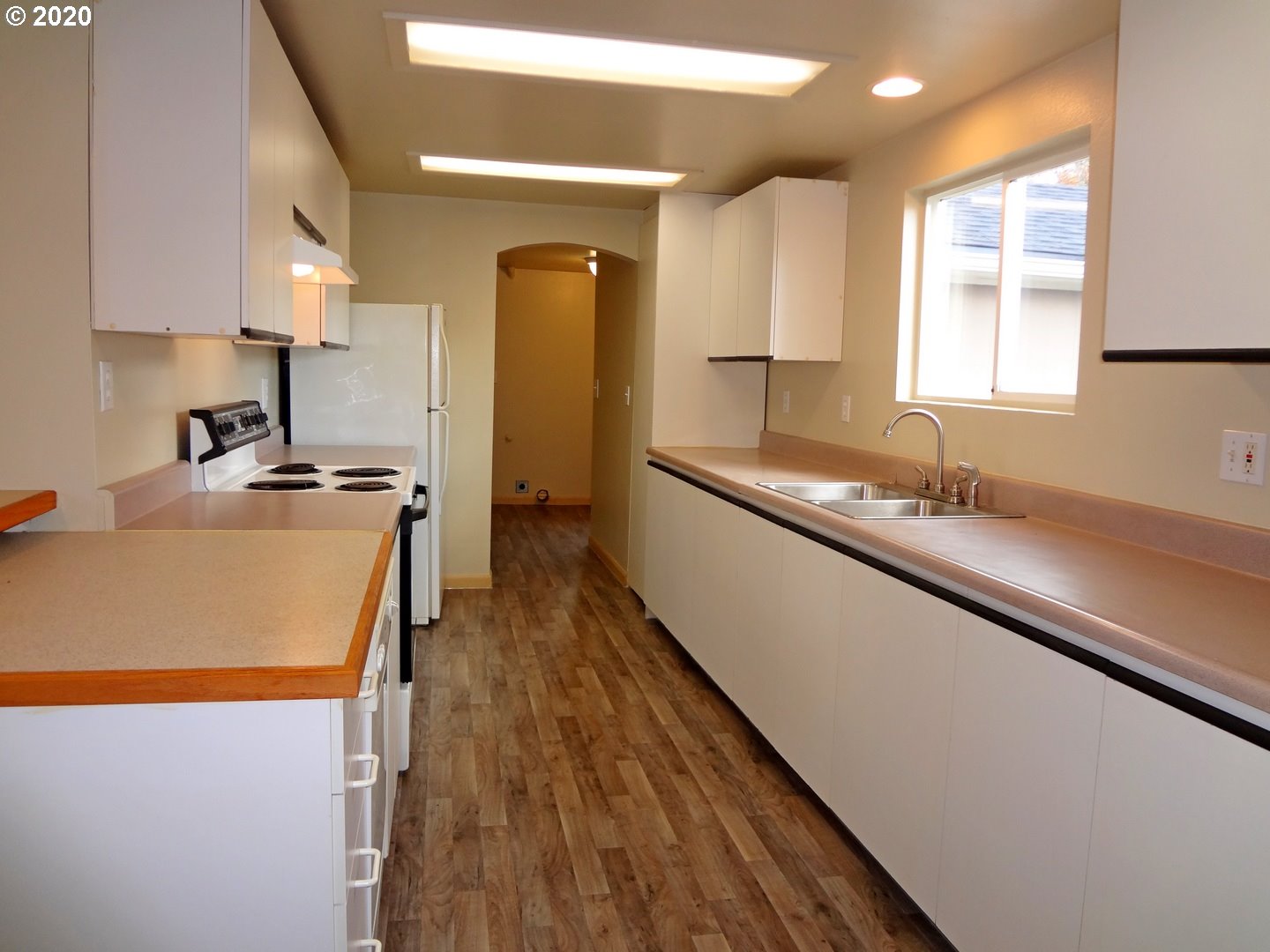 840 25th Place Springfield, OR 97477 - Photo 7 of 29