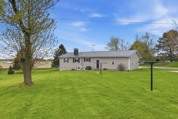 8835 McBride's Road Vestaburg, MI 48891 - Photo 37 of 49 mainhomeback1