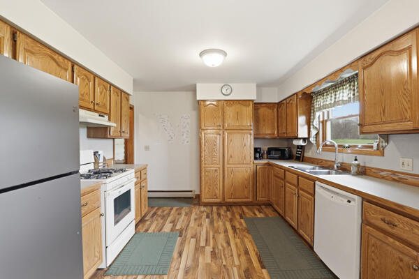 8835 McBride's Road Vestaburg, MI 48891 - Photo 5 of 49 kitchen2