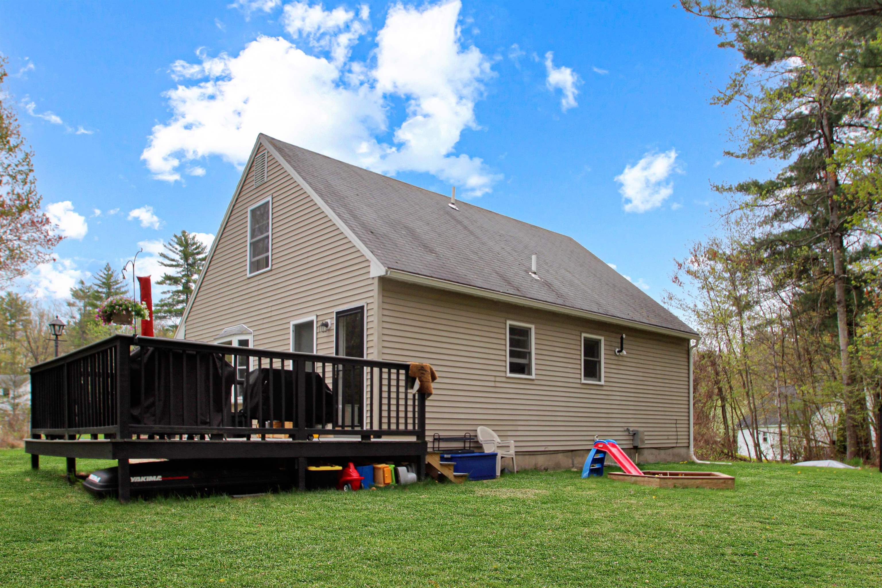30 Stone Post Circle Raymond, NH 03077 - Photo 18 of 21