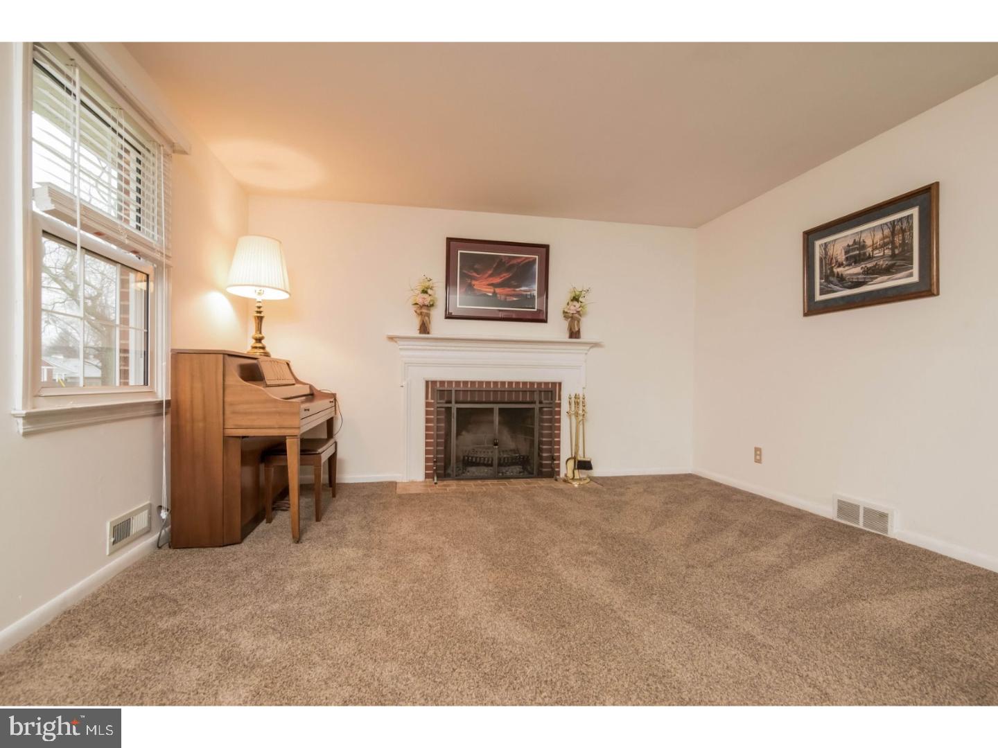 1125 Coopers Kill Road Cherry Hill, NJ 08034 - Photo 9 of 24 Living Room