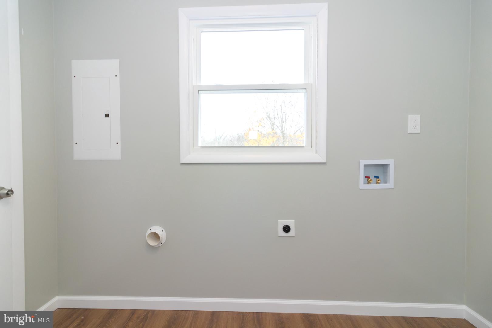 320 Fenwick Road Pilesgrove, NJ 08098 - Photo 17 of 18 a view of a small space