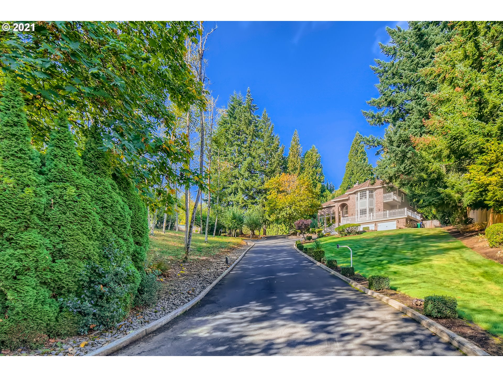 2415 Southeast Regner Road Gresham, OR 97080 - Photo 2 of 32 Gallery Image 2