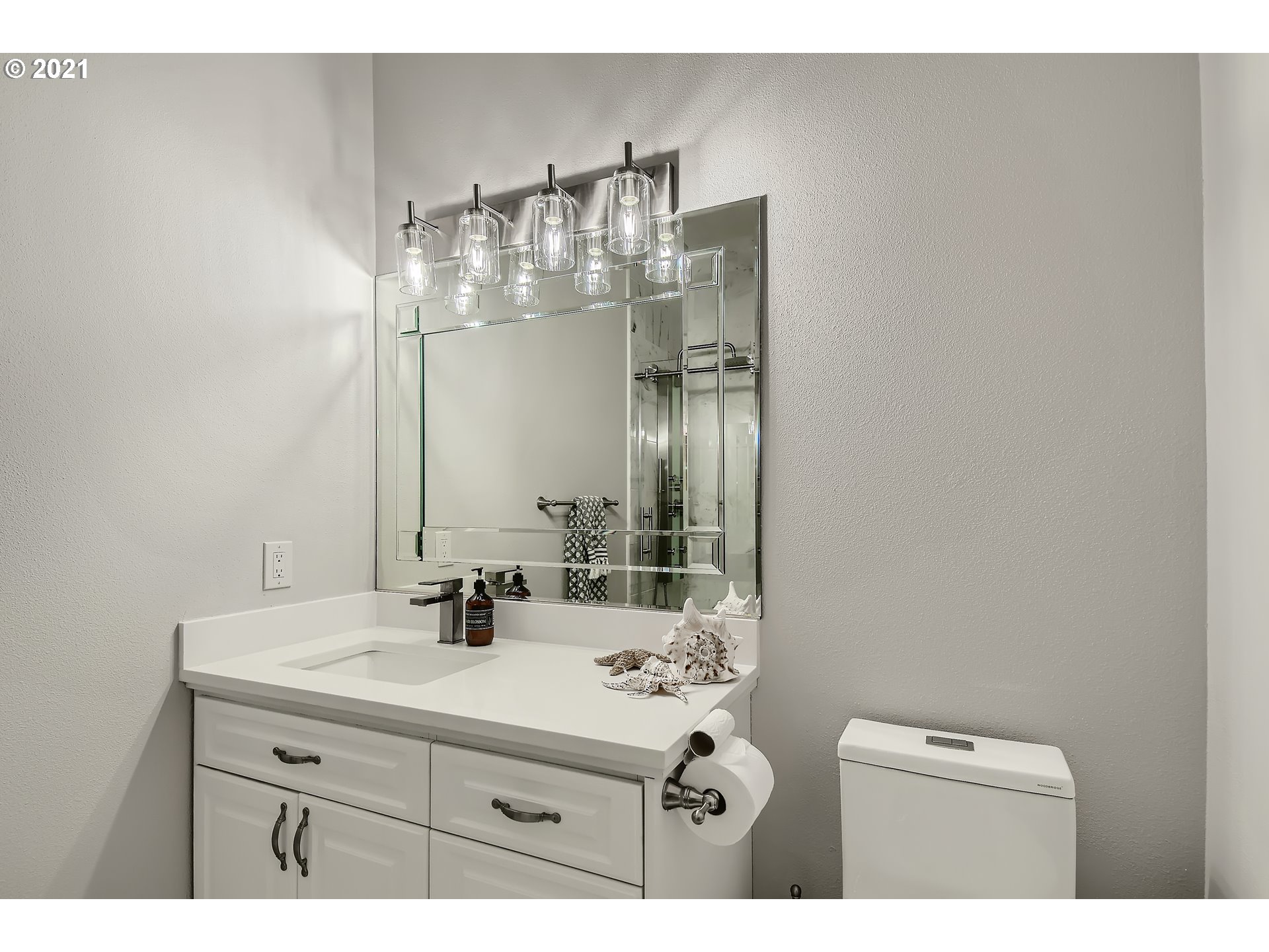 2415 Southeast Regner Road Gresham, OR 97080 - Photo 16 of 32 Gallery Image 16