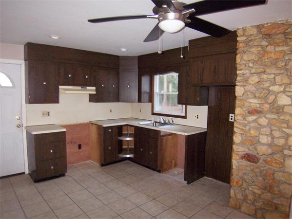 175 A Springvale Avenue Everett, MA 02149 - Photo 2 of 8 Gallery Image 2
