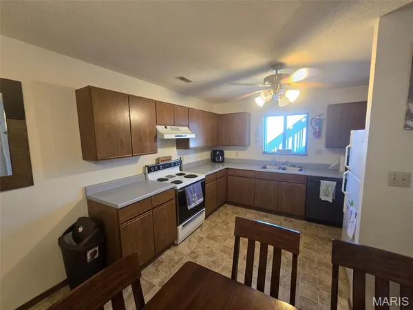 $141,900 | 18976 Pine Lake Road, Unit D6, Monroe City, MO 63456