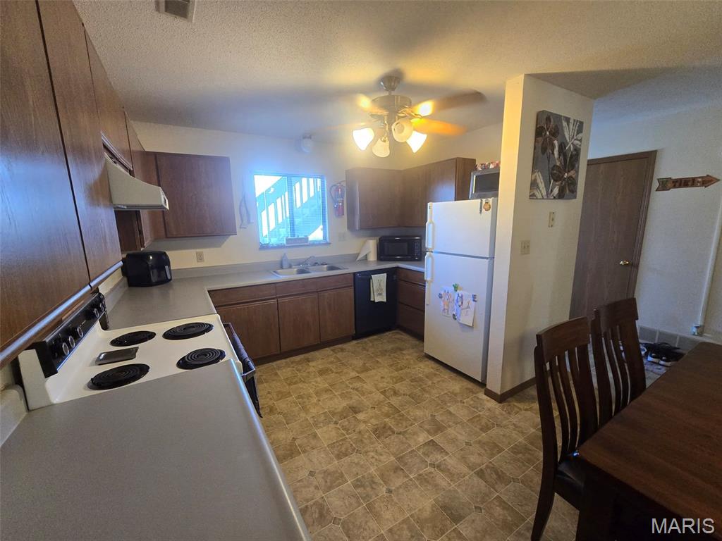 18976 Pine Lake Road, Unit D6 Monroe City, MO 63456 - Photo 4 of 18