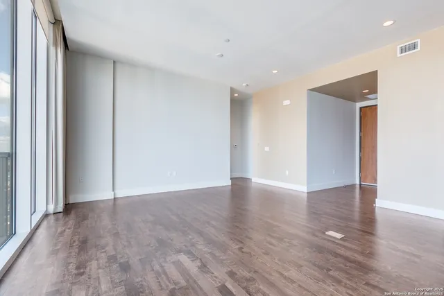 $615,000 | 610 East Market Street, Unit 2510, San Antonio, TX 78205