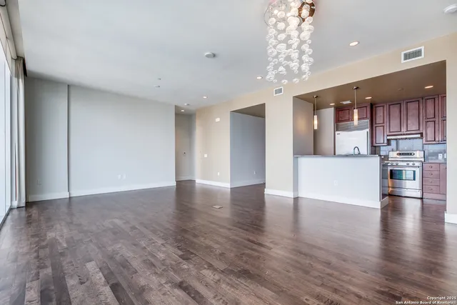 $615,000 | 610 East Market Street, Unit 2510, San Antonio, TX 78205