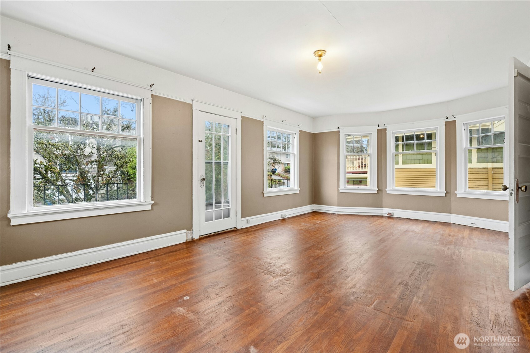 206 32nd Avenue Seattle, WA 98112 - Photo 17 of 27