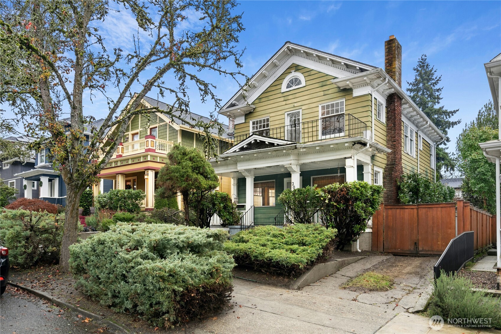 206 32nd Avenue Seattle, WA 98112 - Photo 3 of 27