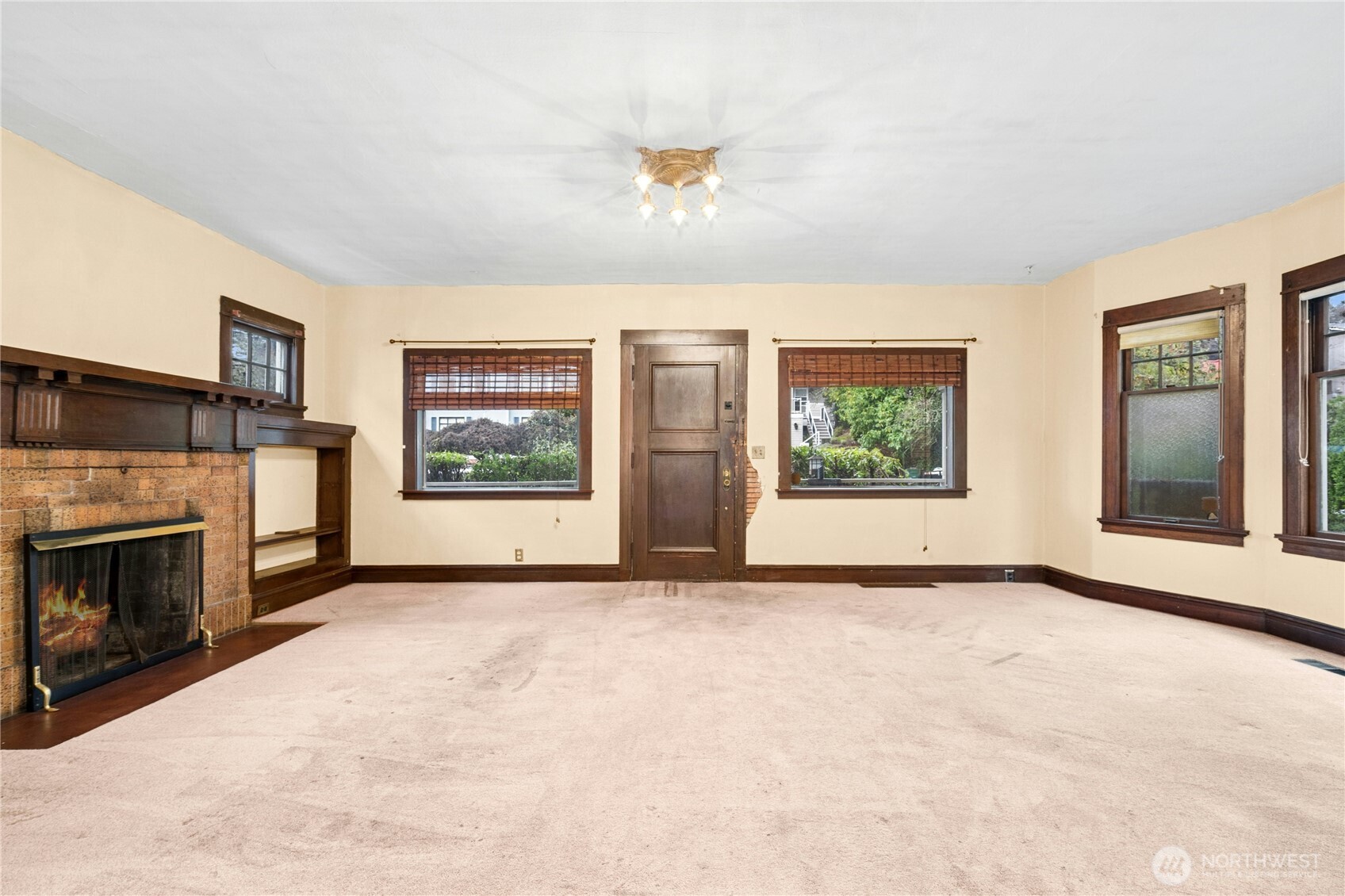 206 32nd Avenue Seattle, WA 98112 - Photo 5 of 27