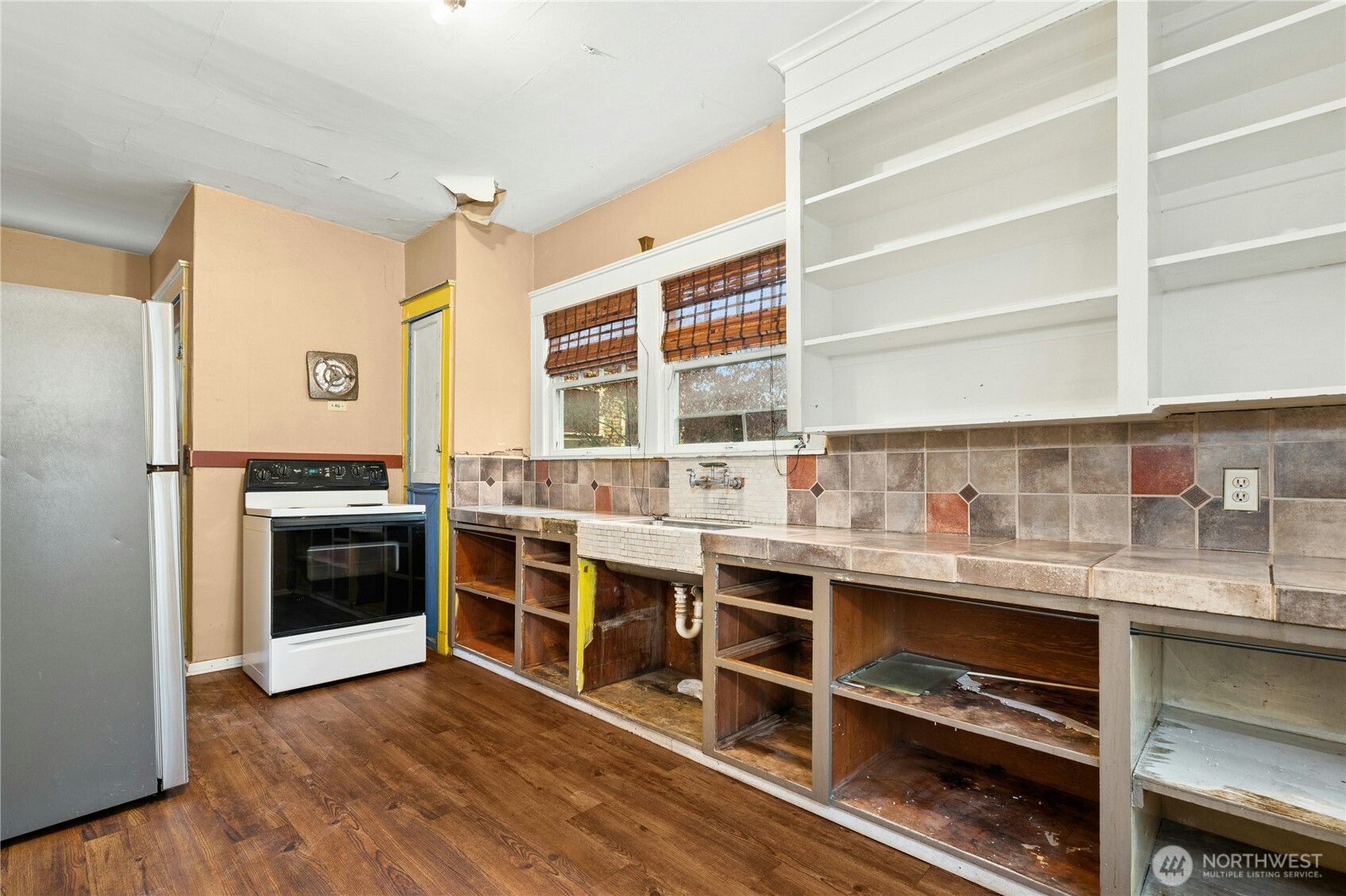 206 32nd Avenue Seattle, WA 98112 - Photo 9 of 27