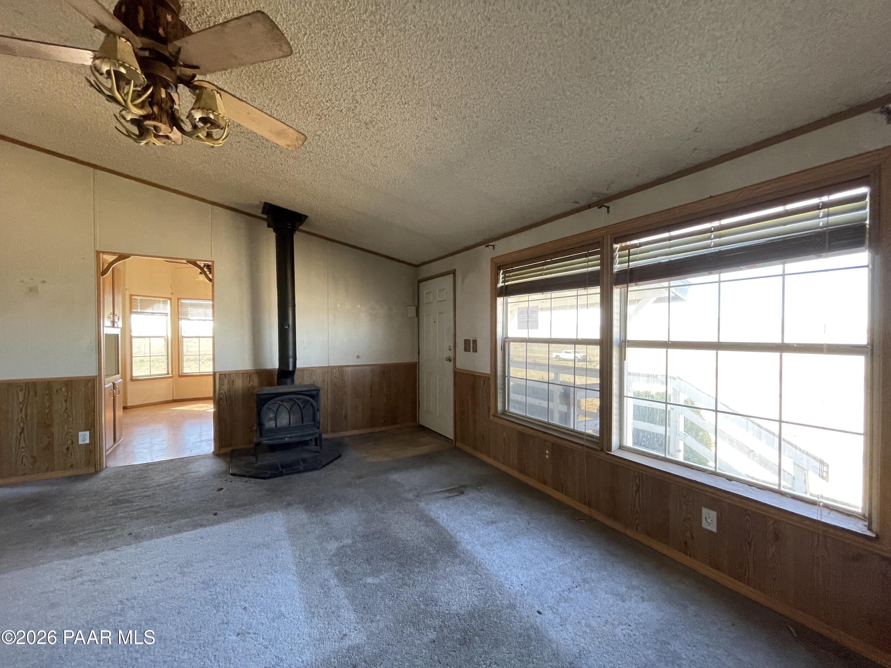 1355 South Reed Road Chino Valley, AZ 86323 - Photo 11 of 35 Living room