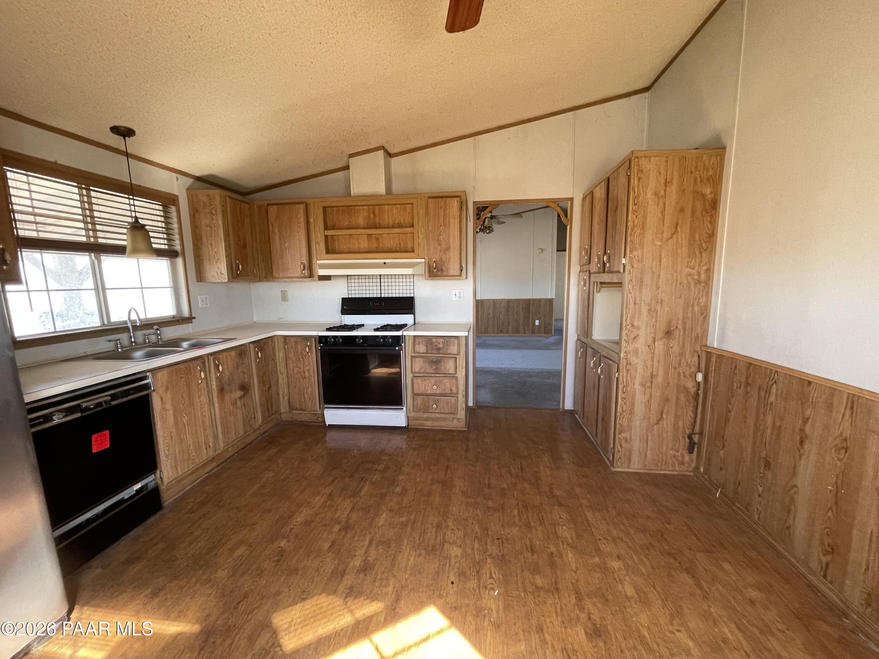 1355 South Reed Road Chino Valley, AZ 86323 - Photo 14 of 35 Kitchen