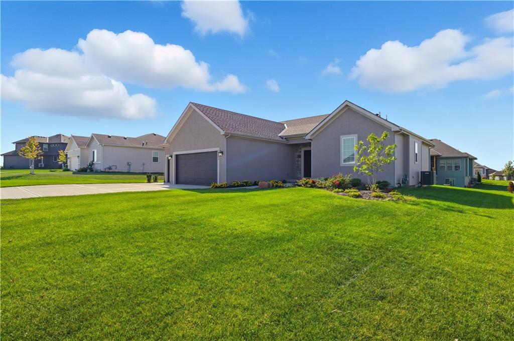 18804 Redbud Lane Spring Hill, KS 66083 - Photo 12 of 48