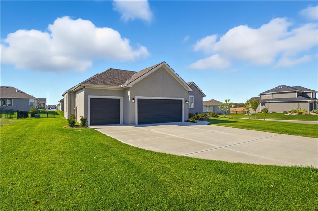 18804 Redbud Lane Spring Hill, KS 66083 - Photo 4 of 48