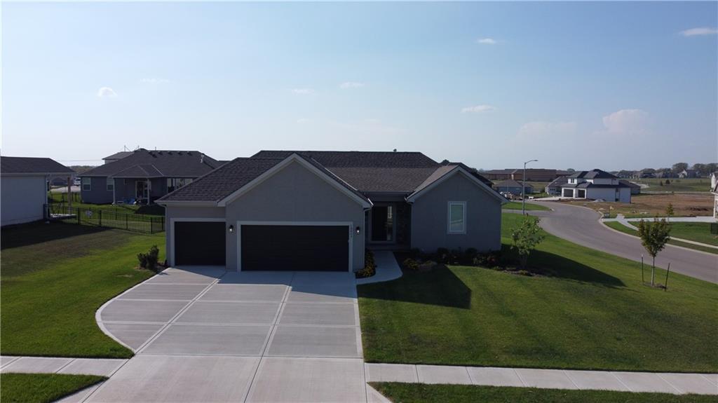 18804 Redbud Lane Spring Hill, KS 66083 - Photo 5 of 48