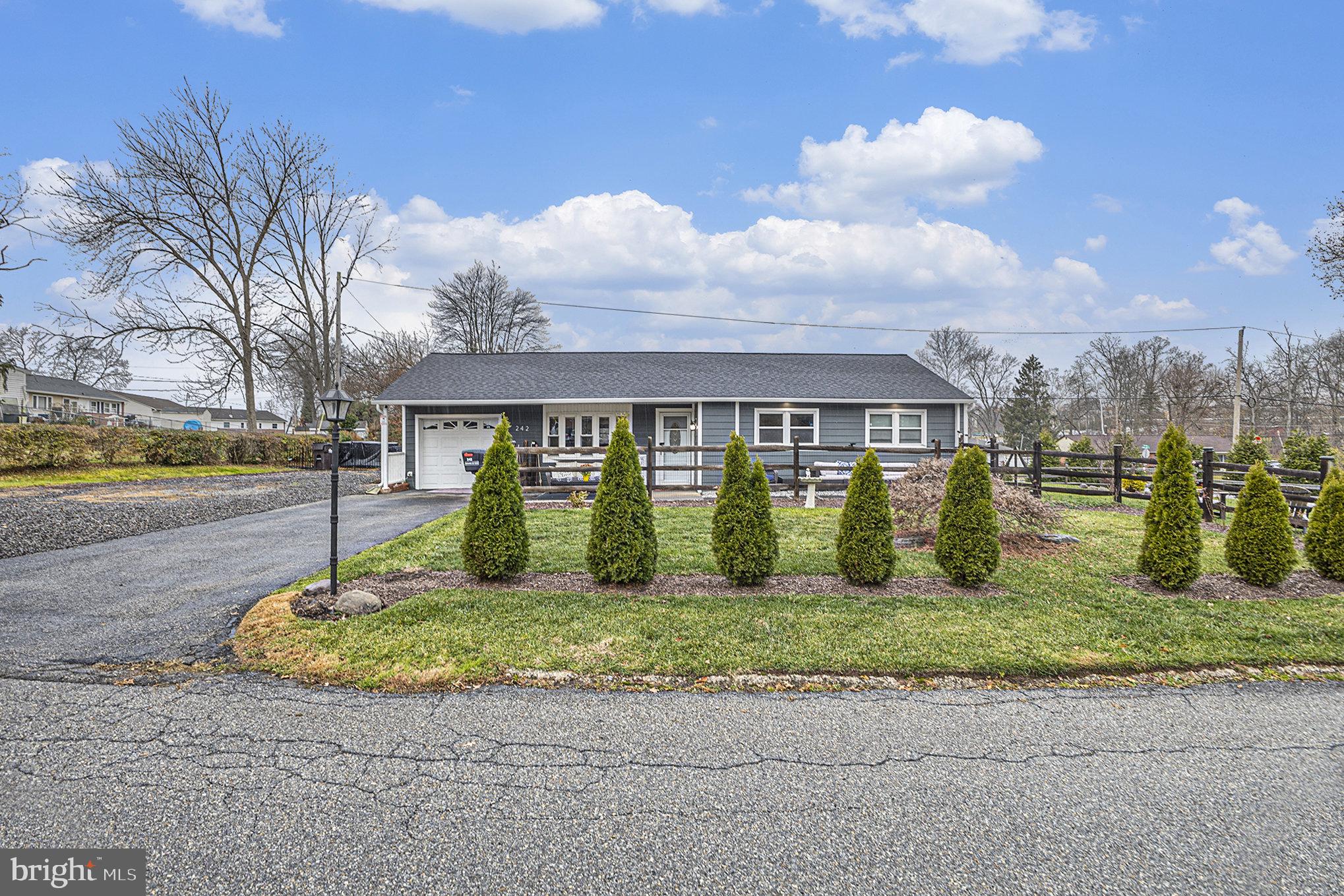 242 Brookside Road Norristown, PA 19401 - Photo 3 of 45 Gallery Image 3