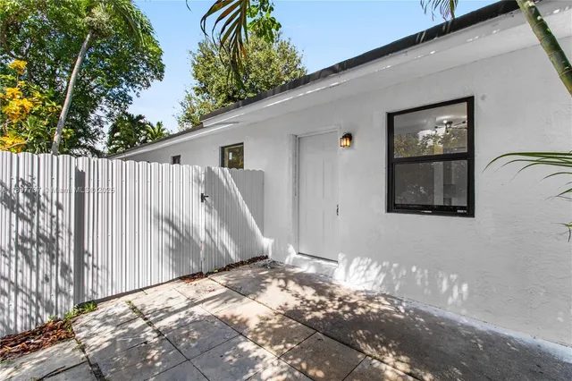 a view of an entrance to house