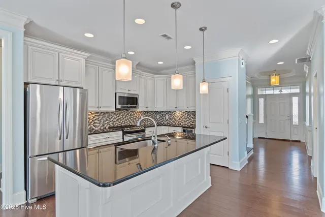 $2,900 | 2357 St James Drive Southeast, Southport, NC 28461