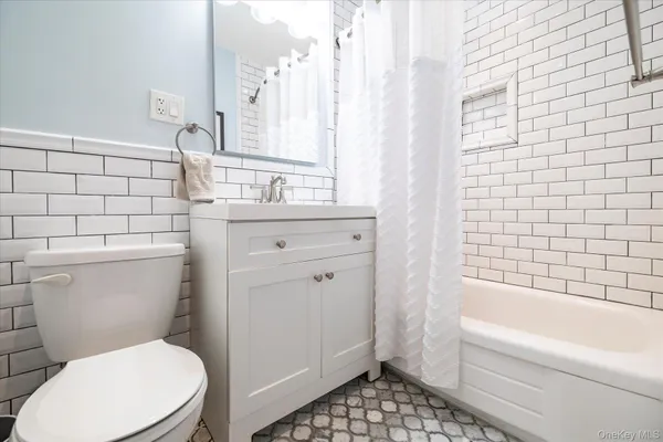$578,000 | 370 West Broadway, Unit 5C, Long Beach, NY 11561